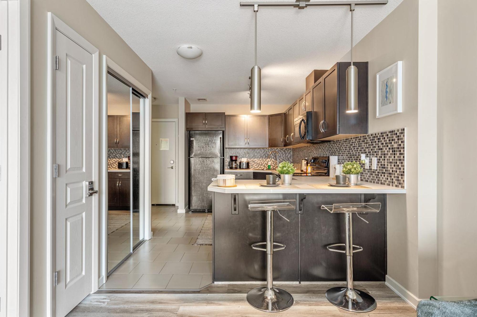 City Centre Retreat - 1Br Condo With Desk YYC Esterno foto
