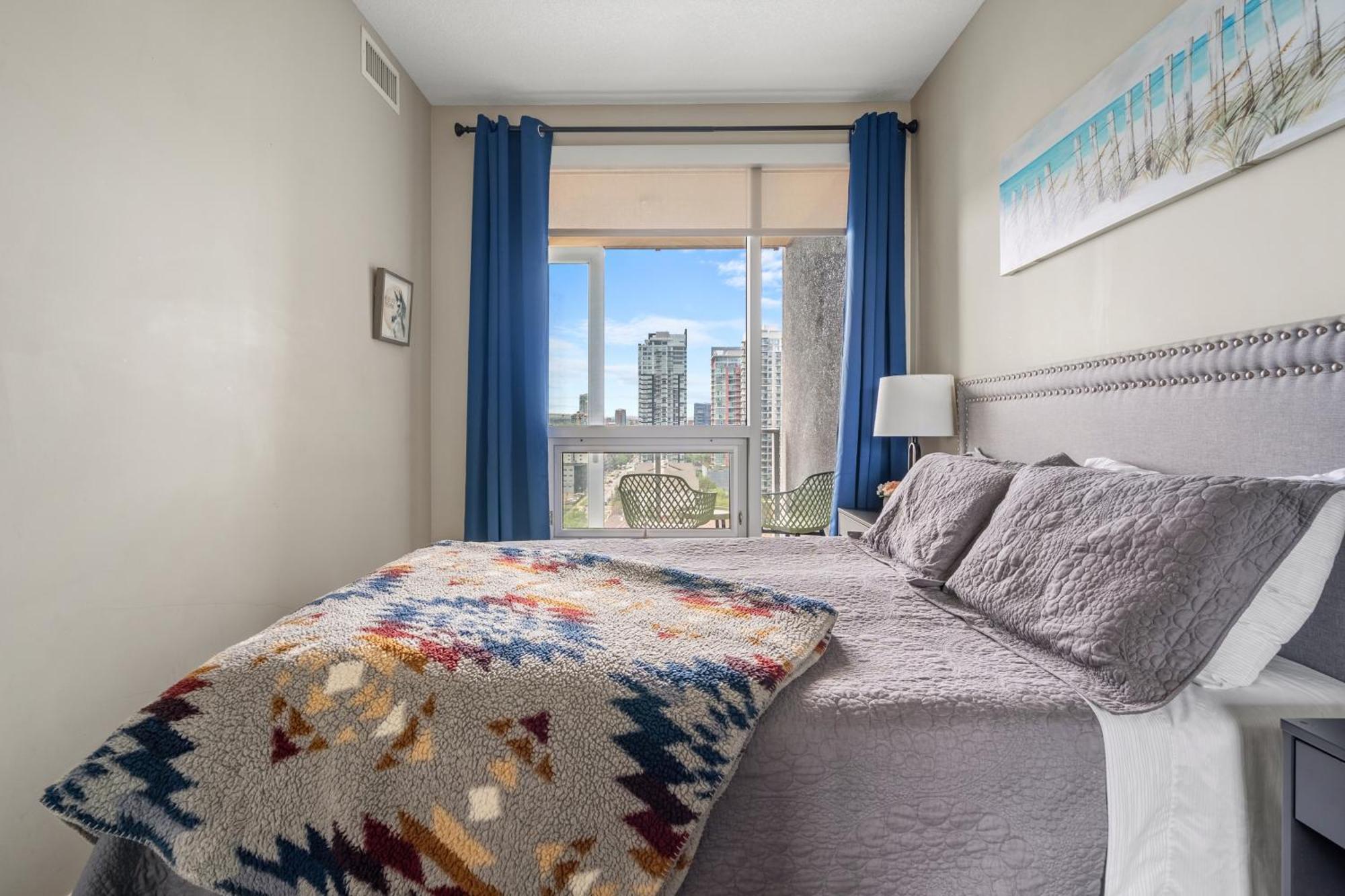 City Centre Retreat - 1Br Condo With Desk YYC Esterno foto